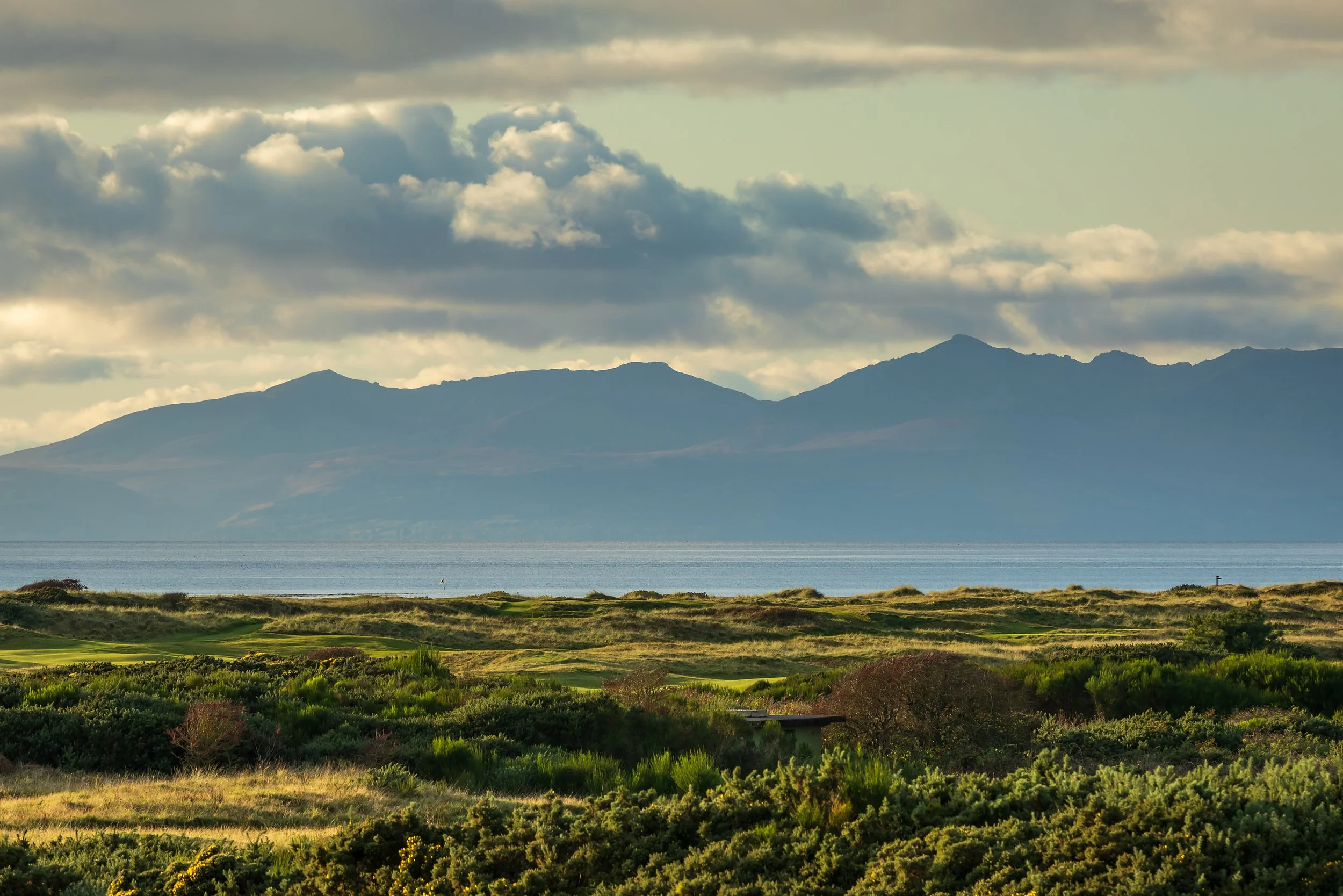 Troon.OldCourse.28.10.19.PM.MKIV.viewtoArran.jpg