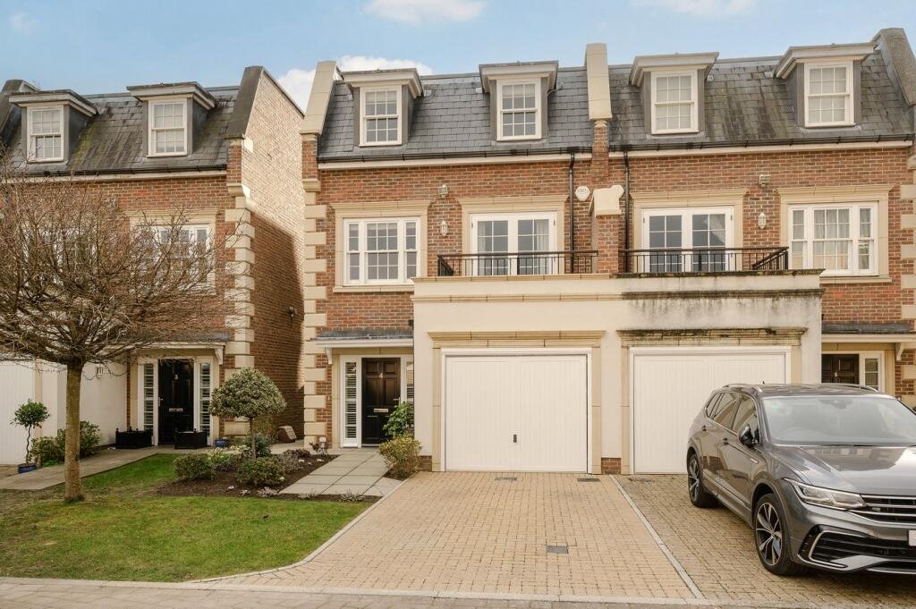 Lincoln Grove, Weybridge