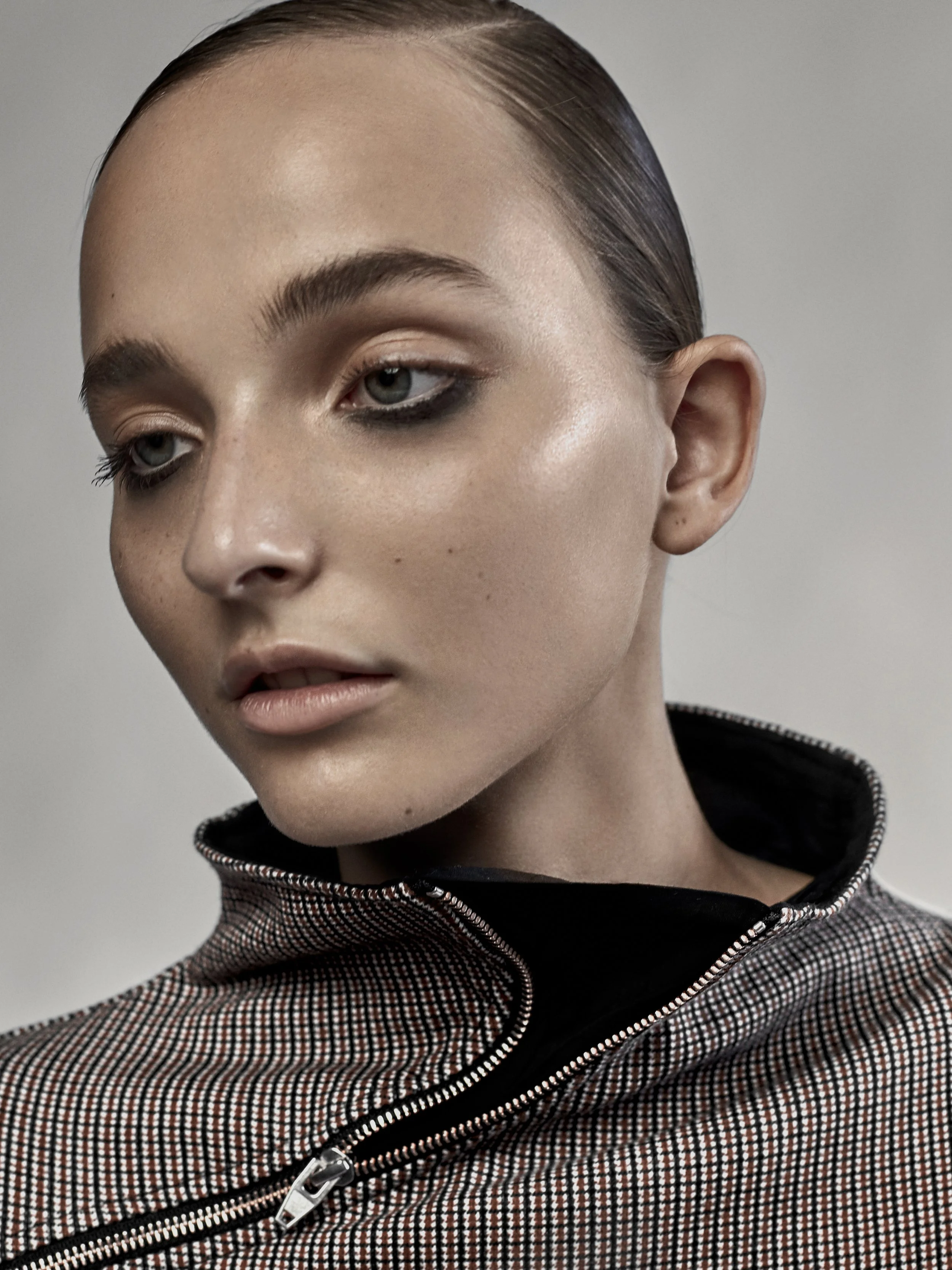 Model: Lucia / Attractive Models
Photo: Zoltán Mihály
Style: Melinda Csík
Hair: Vivien Militaru
Makeup: Viktória Kovács