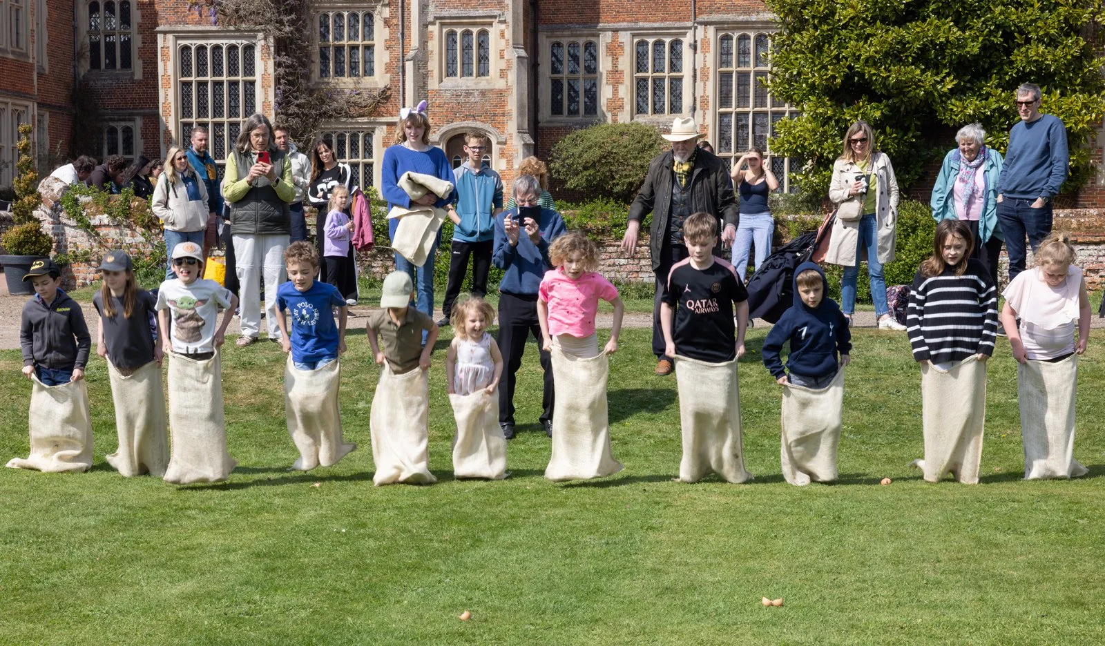 sack race2.jpg