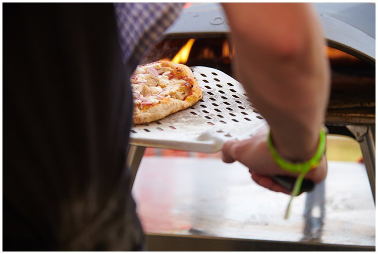 festival-crew-cooking-pizza.jpg