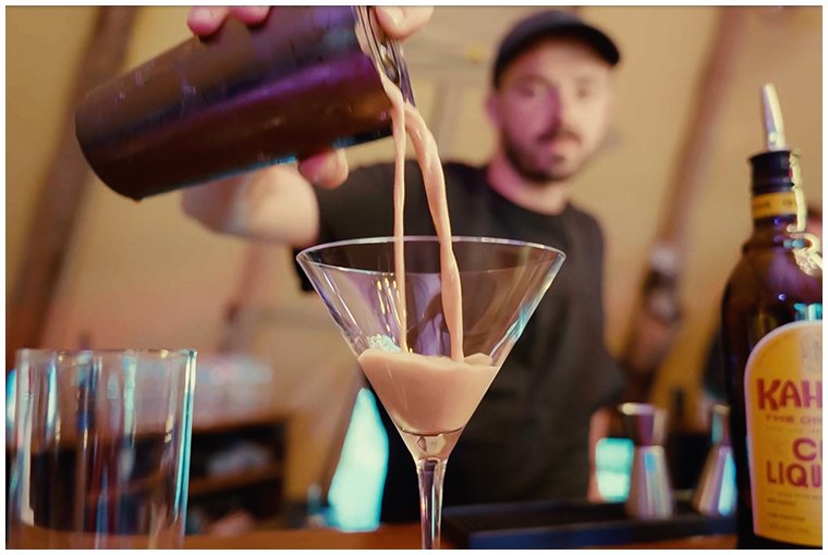 cocktail-being-poured-at-festival-vatering-bar.jpg