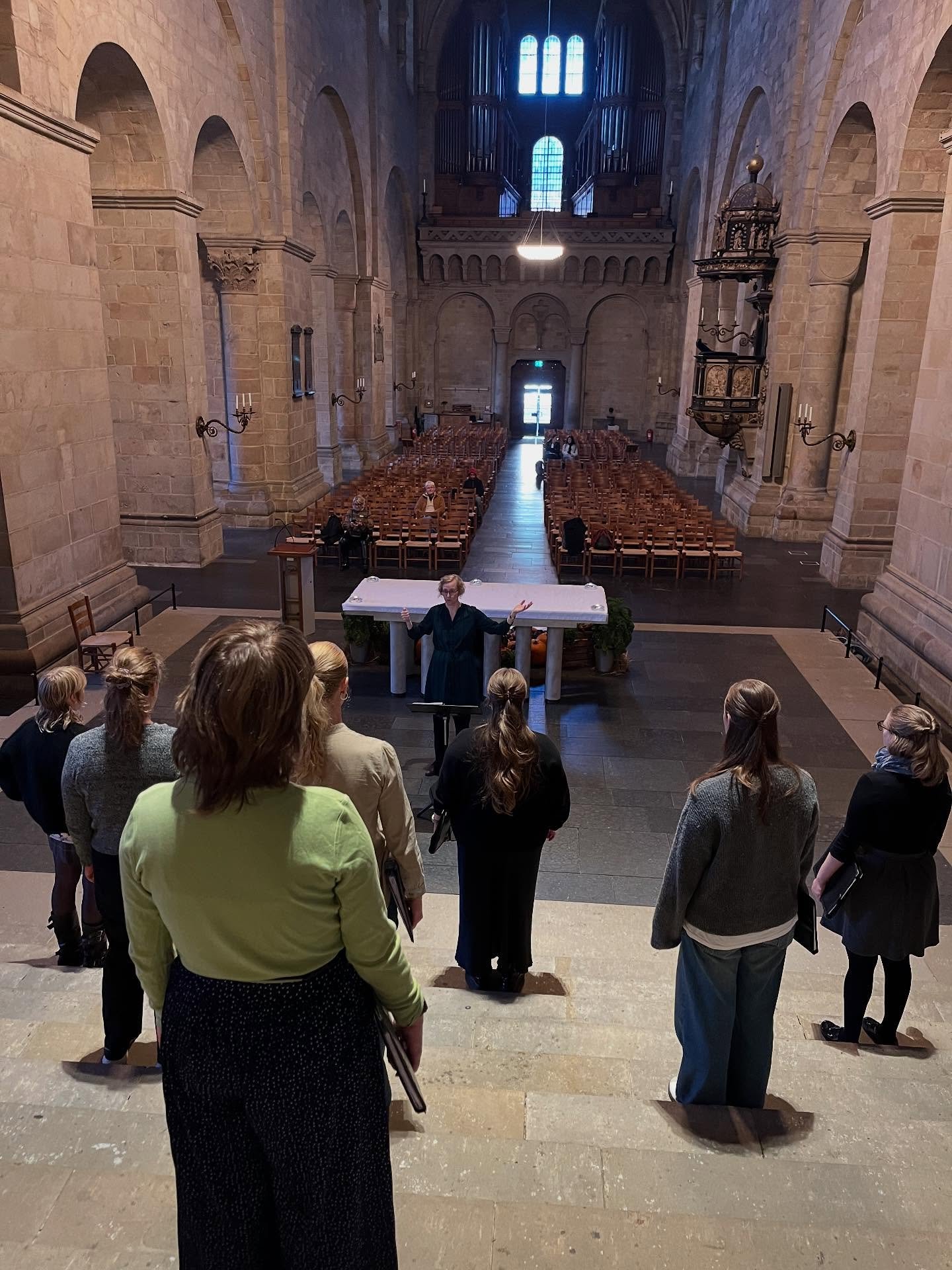 &Auml;nnu en fullsp&auml;ckad helg! Tre konserter p&aring; rad: ig&aring;r premi&auml;r f&ouml;r v&aring;r konsert Tale of Tales p&aring; Ravinen Kulturhus i B&aring;stad, idag invigde vi Lunds Choral Festival med en fullsatt lunchkonsert i @lundsdom