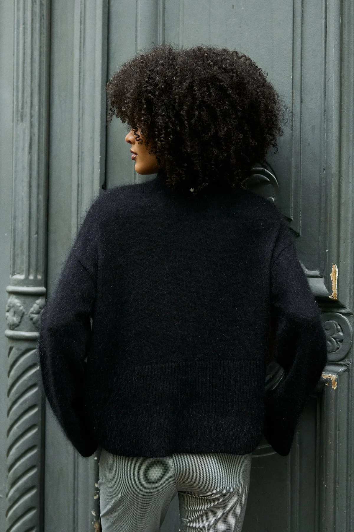 pull-en-angora-col-montant_noir_68dbde0d8ea0d.jpg