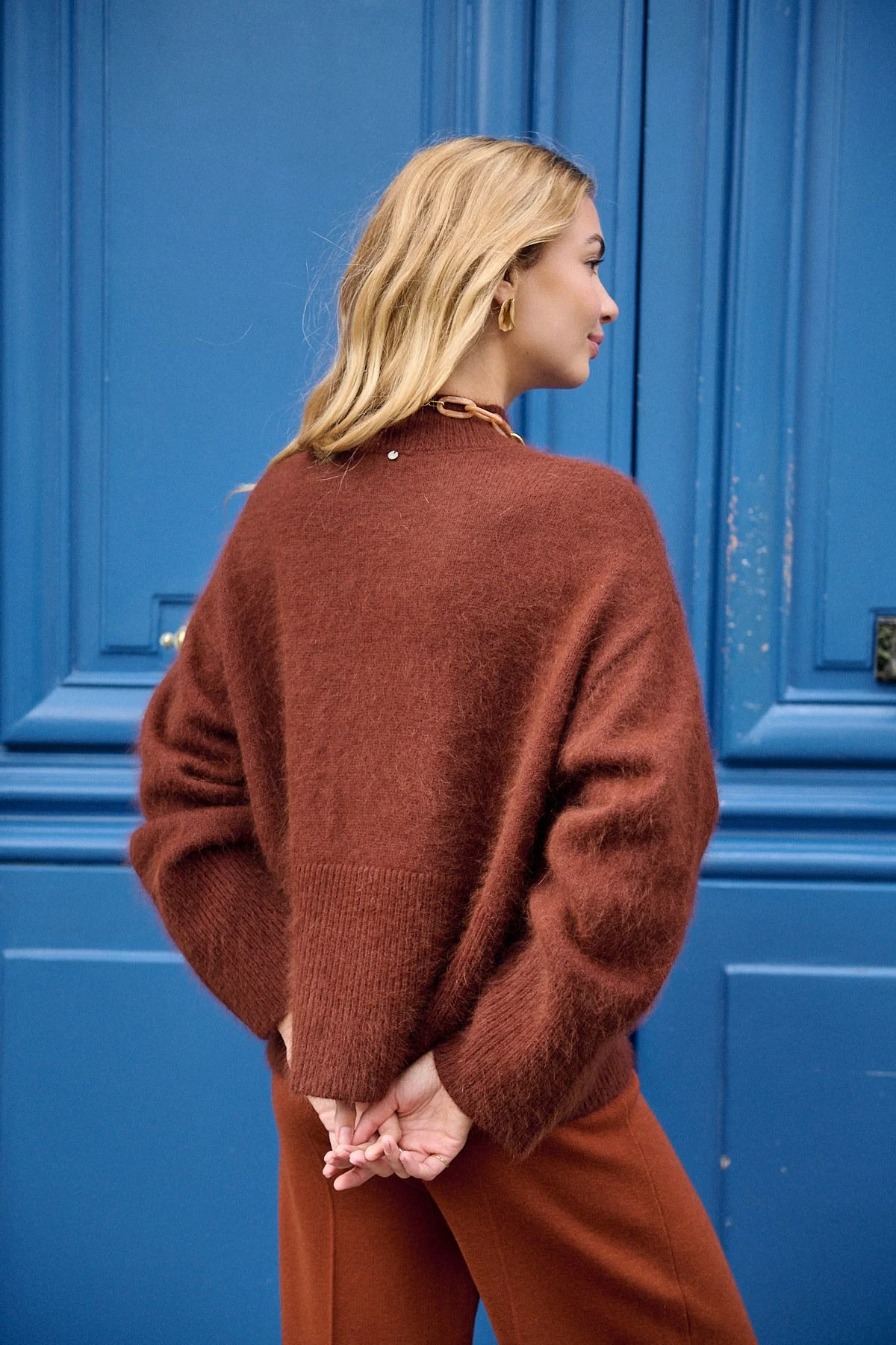 pull-en-angora-col-montant_marron-fonce_68dbddc91bdce.jpg