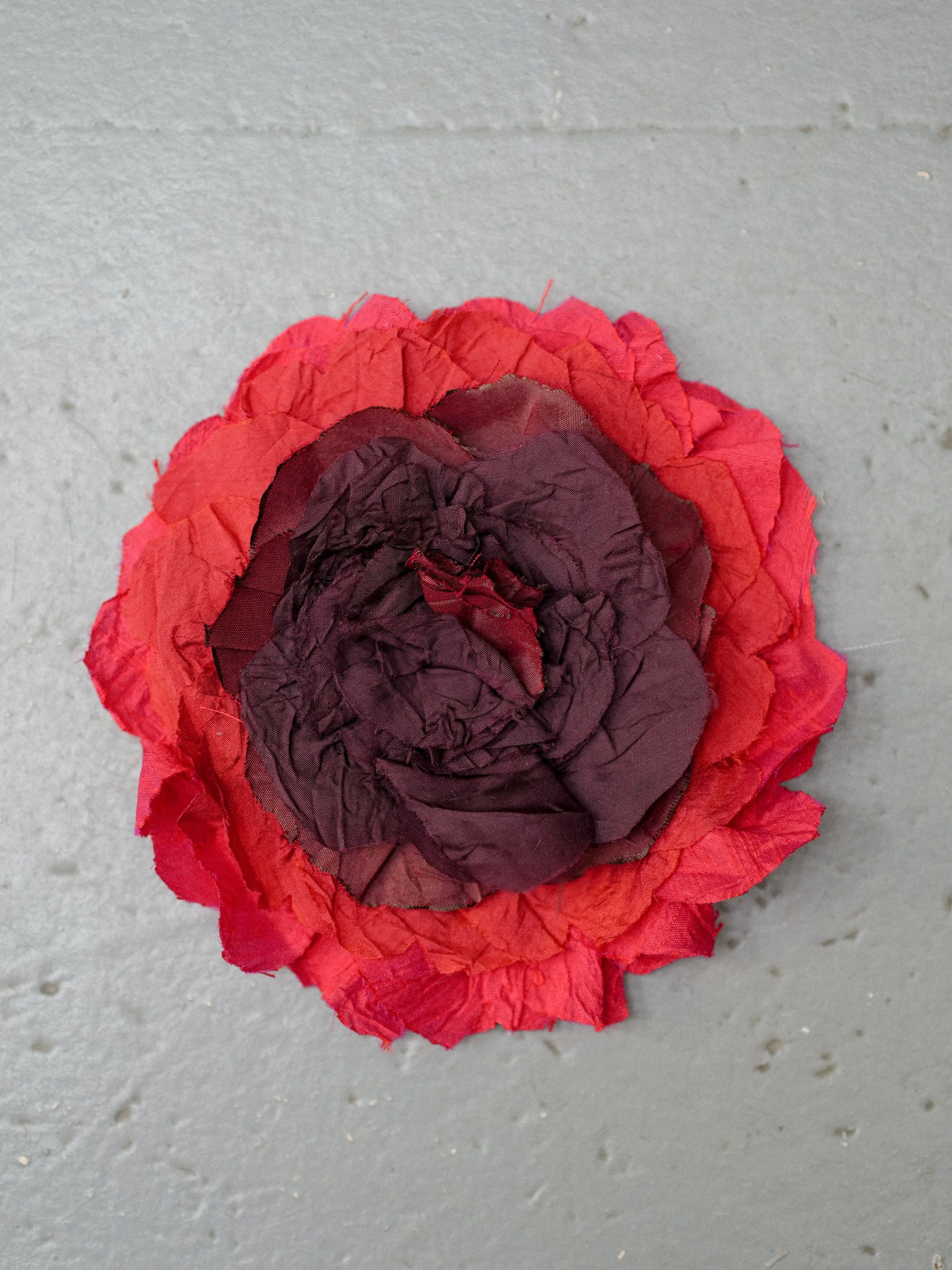 Archivio J.M. Ribot Big Red Flower Pin