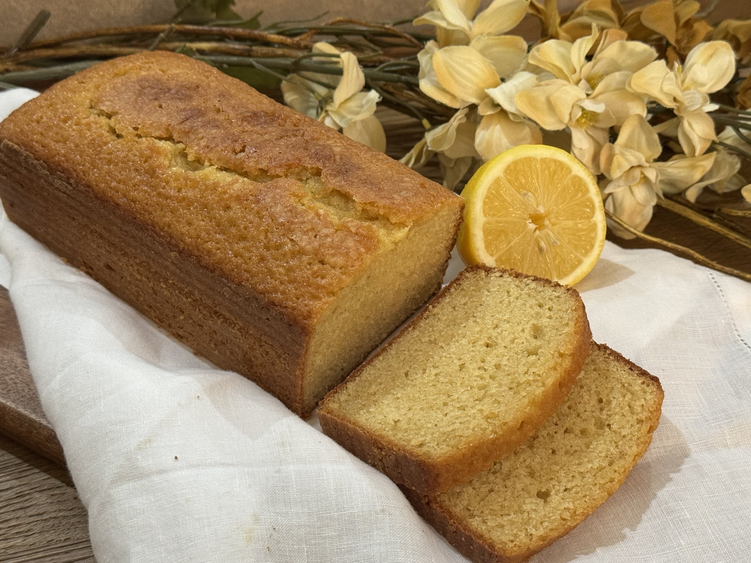 THE LEMON POUND CAKE