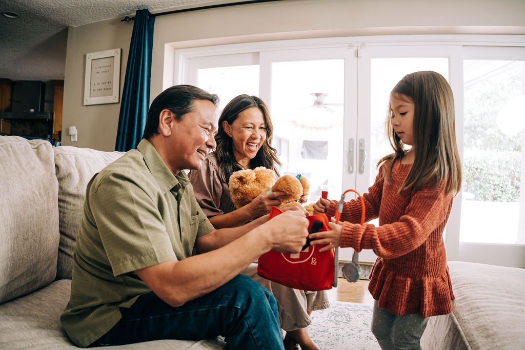 DevotedPhotos-Asian-LivingRoom-Coffee-Laptop-Phone-Dance-BP-Kids-Popcorn-177.jpg