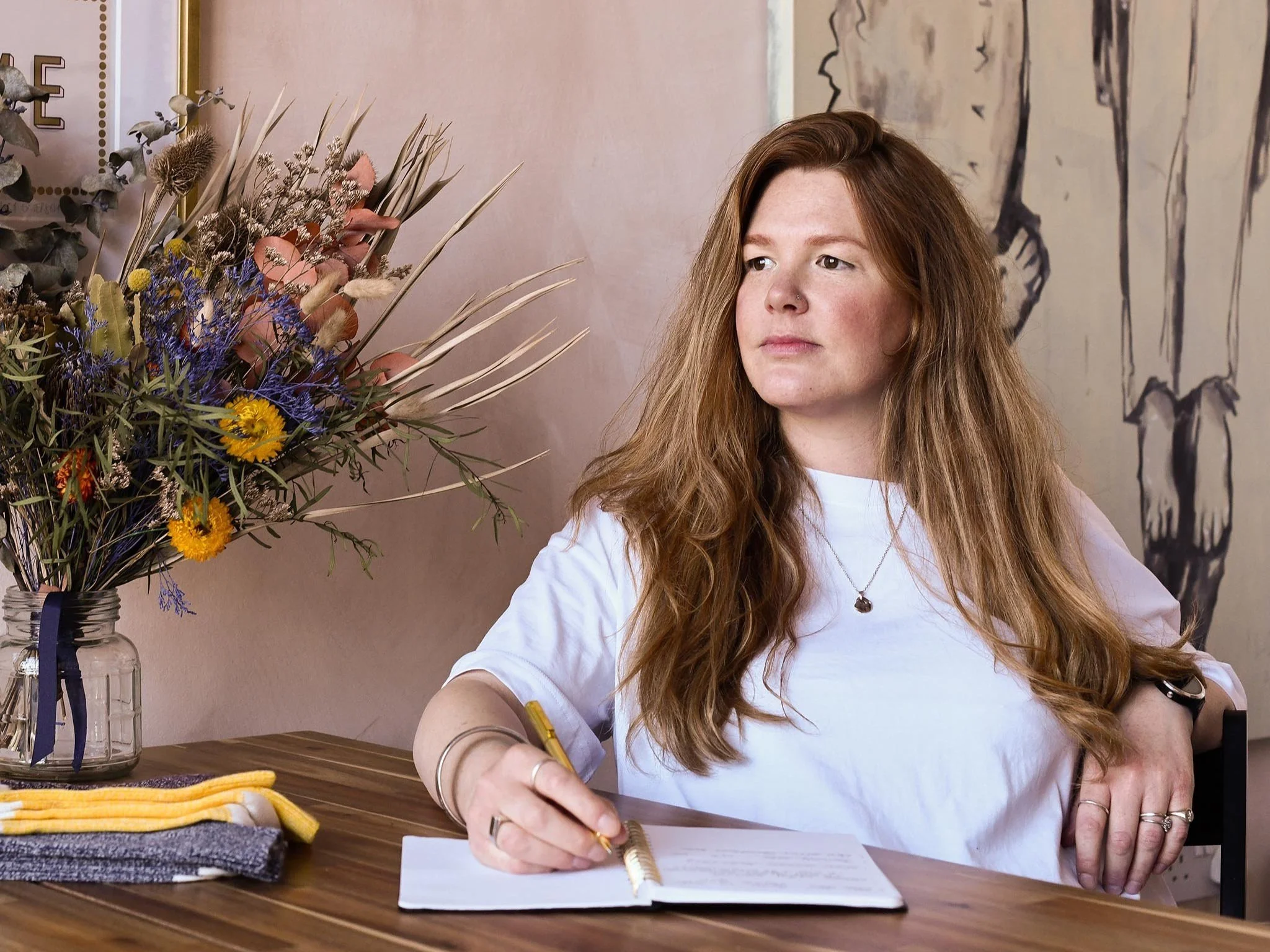 Photo of Cat Thorogood. A freelance Shopify and Squarespace web designer and web support. Ex small business owner, Cat focuses on helping small businesses shine online