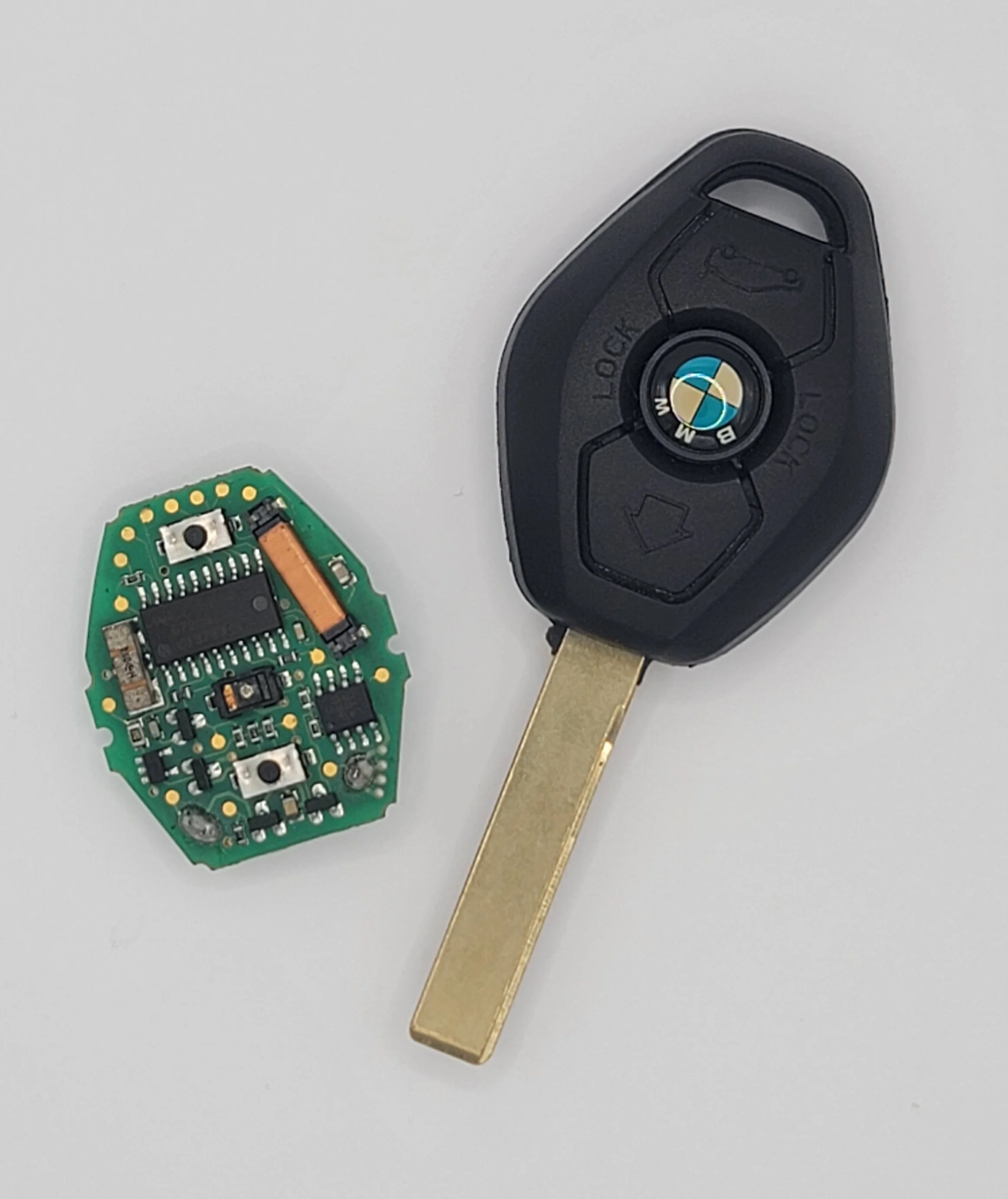 BMW diamond shaped remote head key Original