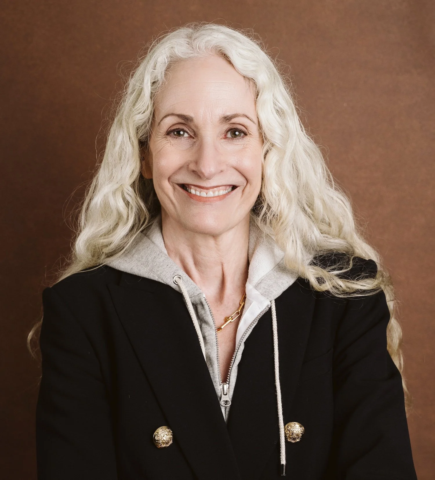 Life Coach Bear Brandegee who combines Integral Coaching, The Enneagram and Ancient Astrology to support transformation in day-to-day life. She is also an expert at aligning inner transformation with outer expression through Embodied Style program.