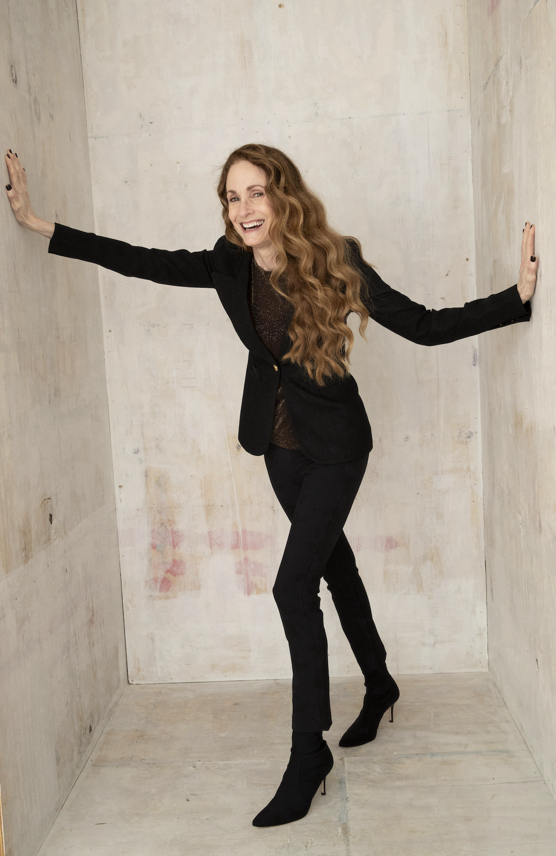 Life Coach Bear Brandegee who combines Integral Coaching, The Enneagram and Ancient Astrology to support transformation in day-to-day life. She is also an expert at aligning inner transformation with outer expression through Embodied Style program.