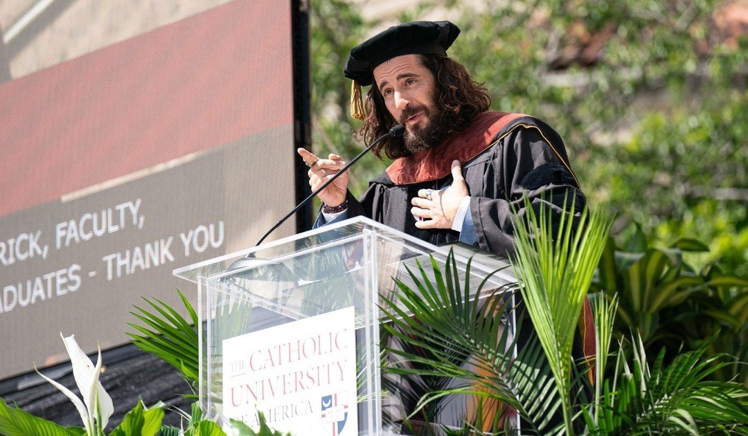 Actor @jonathanroumieofficial, known for portraying Jesus of Nazareth in @thechosentvseries, shares words of wisdom with our graduates during the 2024 Commencement Ceremony. 

From humble beginnings to international acclaim, he emphasizes surrenderin
