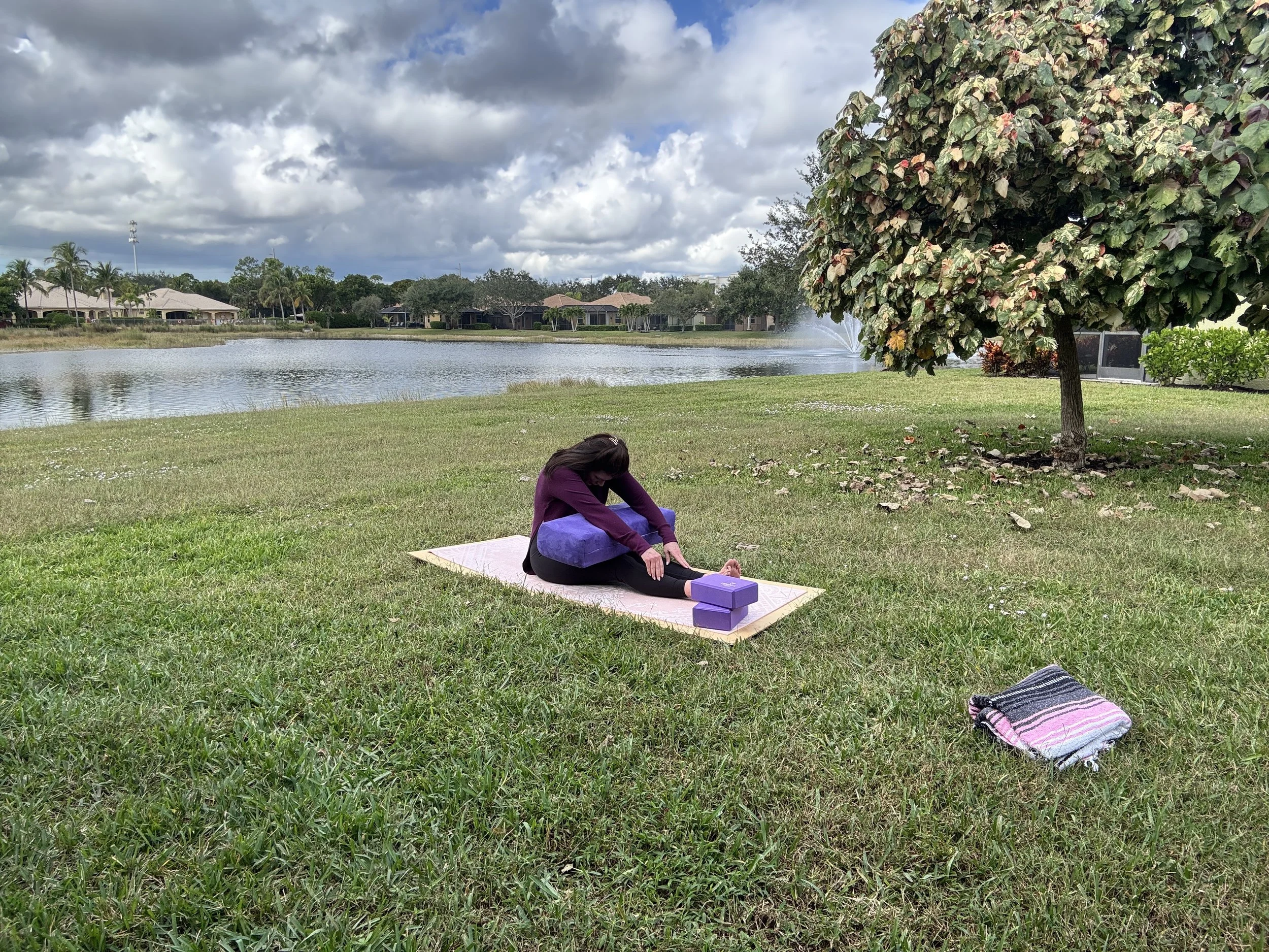 4 Yoga Poses That Promote Stillness