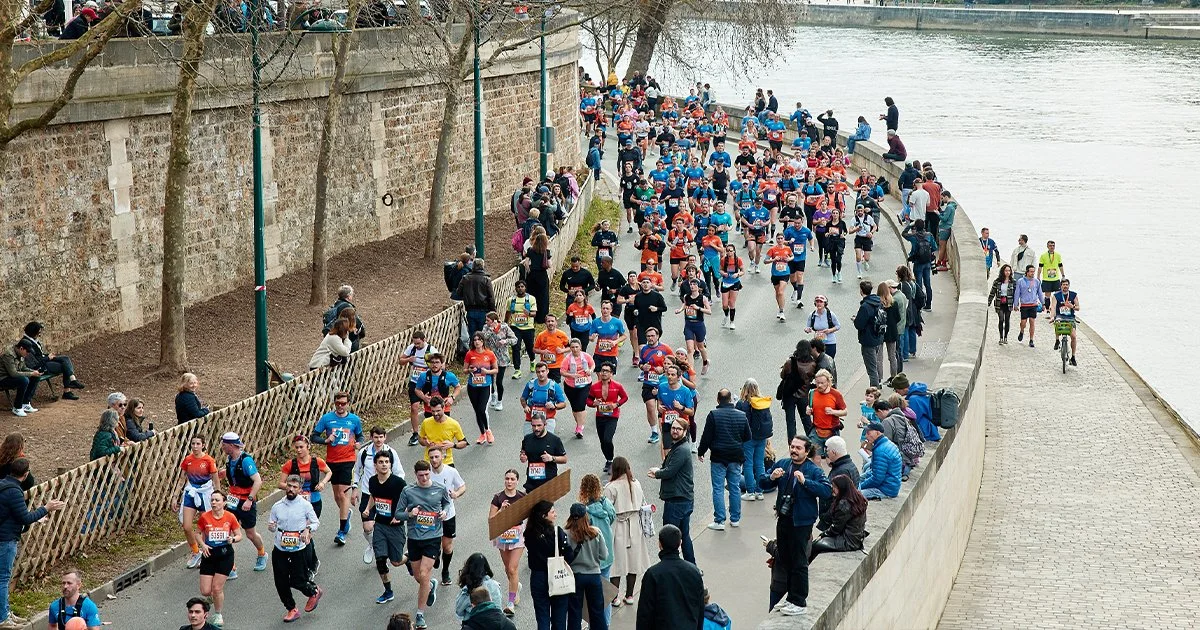 HOKA-Semi-de-Paris-direct-live-le-plus-grand-semi-marathon-du-monde.jpg