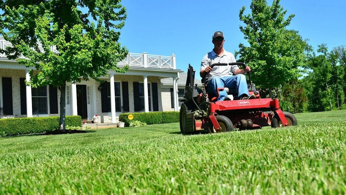How to Choose Professional Lawn Care in Davidsonville, MD