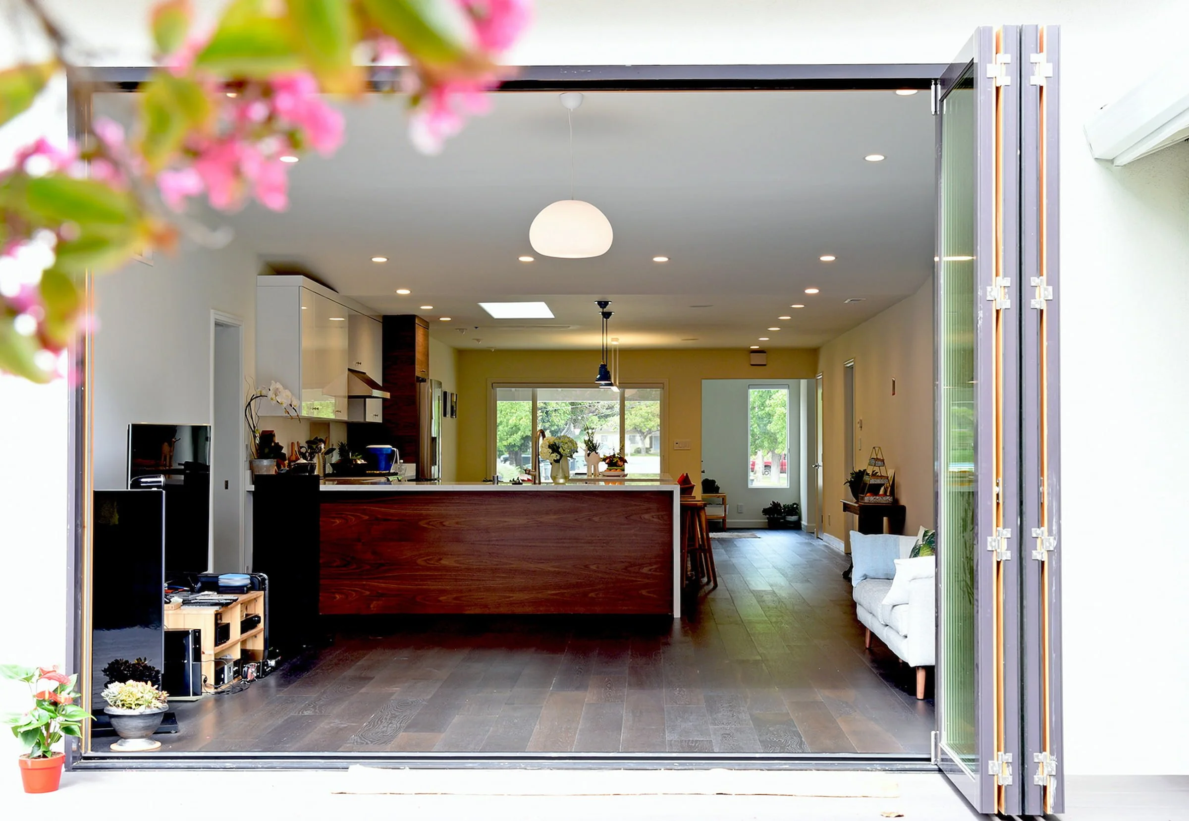 ojanen-chiou-architects-residential-remodel-sunnyvale-remodel-addition-rear-deck-kitchen.jpg