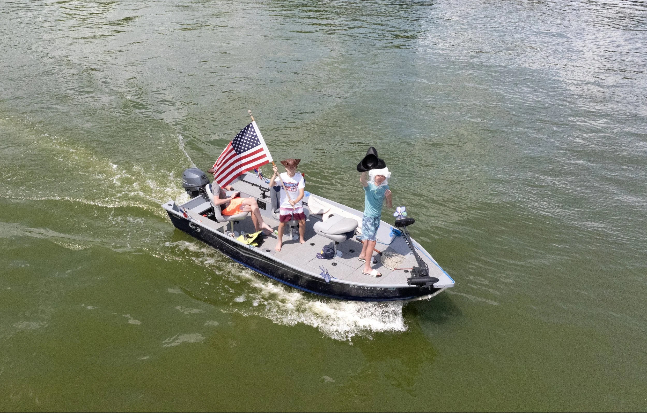 Boat Parade 11    7-04-26.jpg