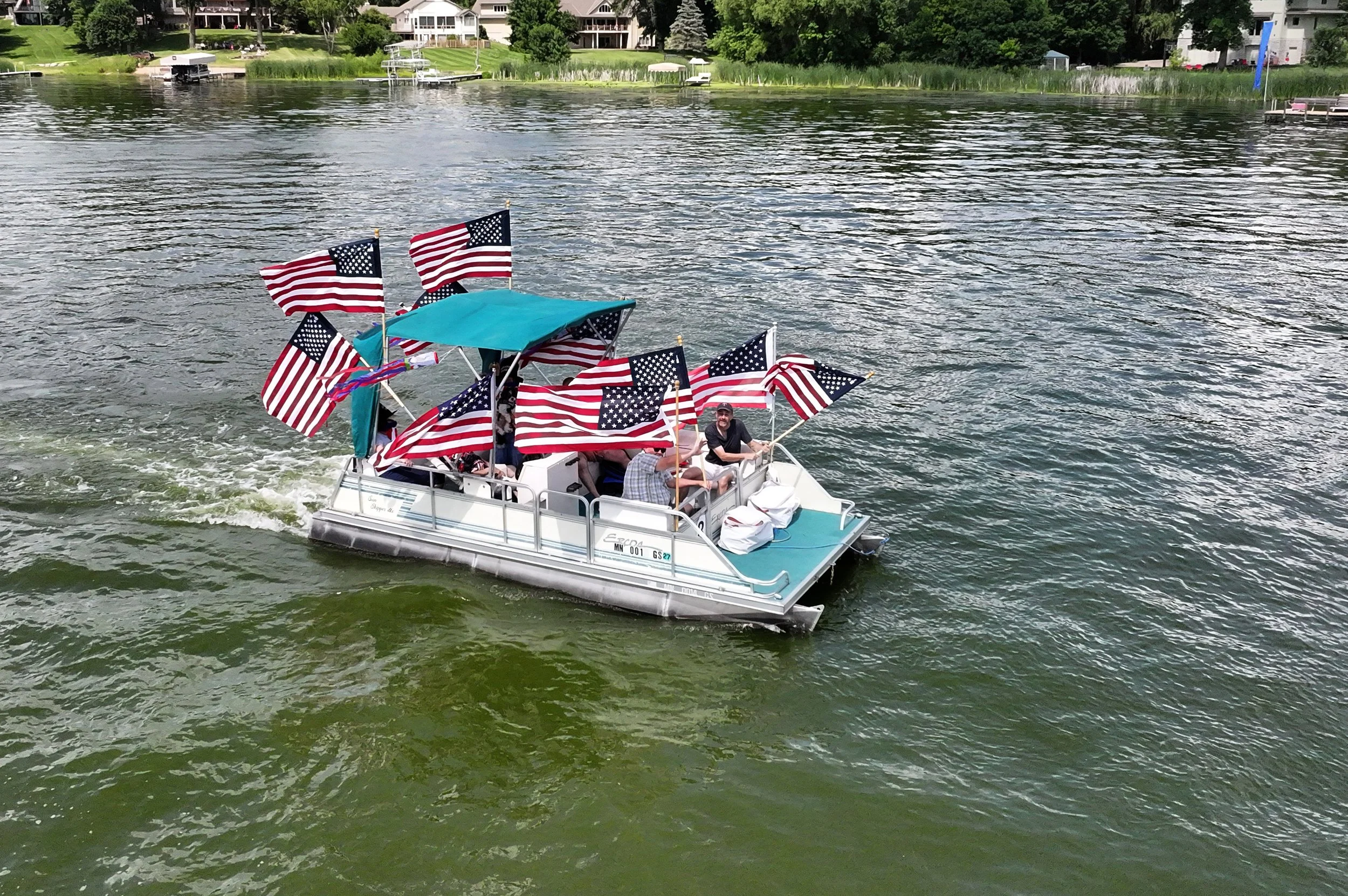 Boat Parade 21    7-04-26.jpg