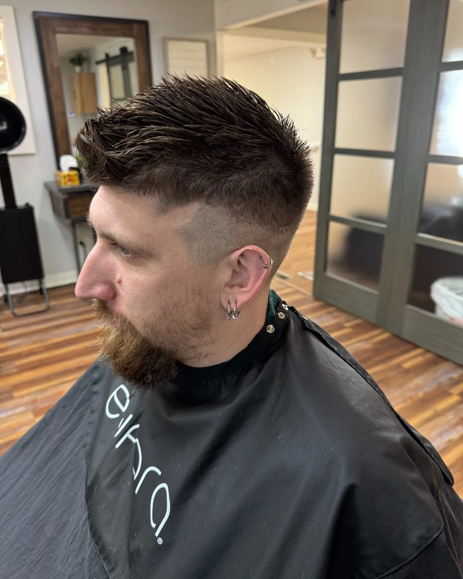 💈✂️ Men&rsquo;s Cuts with Megan at Roots ✂️💈

Looking for a clean, sharp cut? Megan has you covered. From classic styles to modern fades, she takes the time to get the details right so you leave feeling fresh and confident.

If you&rsquo;ve been ne
