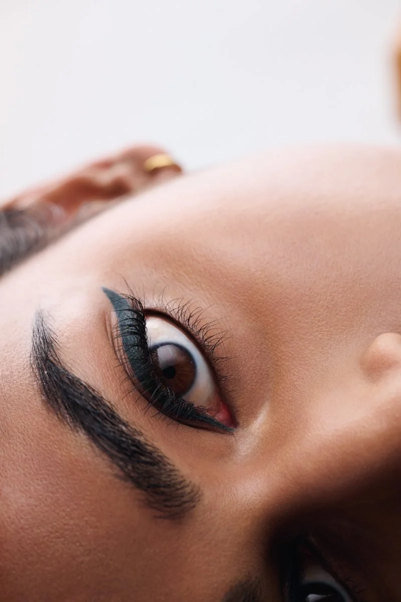 ILIA_2026_THRU-LINE-EYELINER_CAMPAIGN_LINE_DEFINE_ANJALI_0441.JPG
