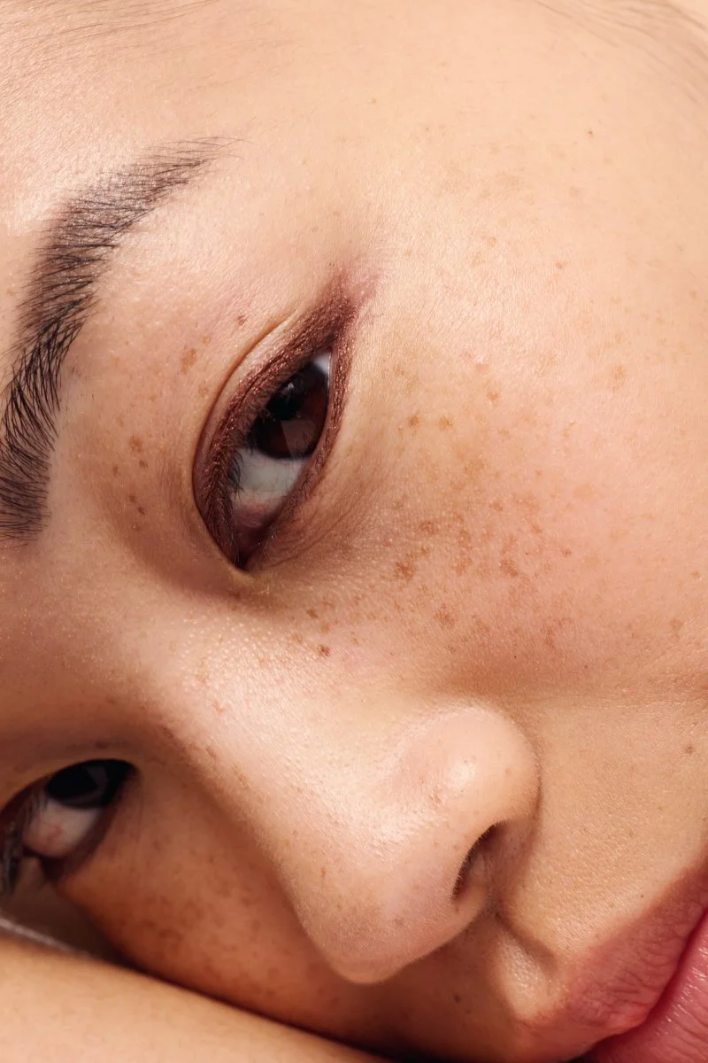ILIA_2026_THRU-LINE-EYELINER_PDP_AFTER_FLOURISH_CHLOE_0274.JPG