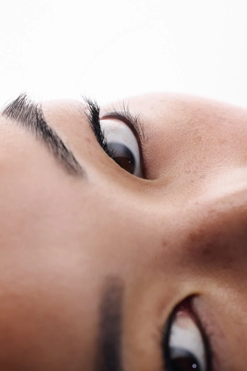 ILIA_2026_THRU-LINE-EYELINER_CAMPAIGN_LINE_DEFINE_CHLOE_0116.JPG