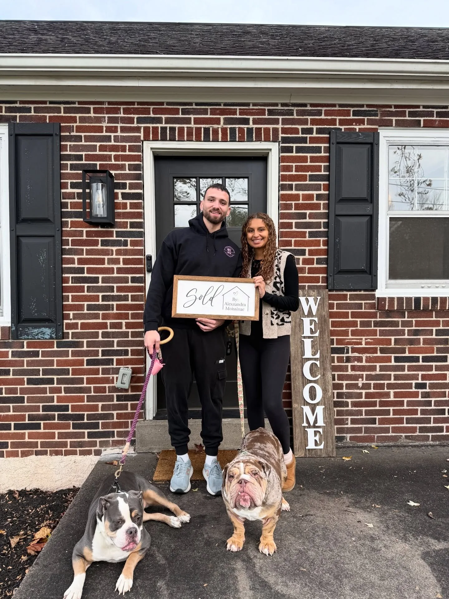 Sorry we&rsquo;ve been MIA❣️Between selling the trailer &amp; selling / buying a new house, we have been SO busy &amp; had to take a break from events. We are so excited to start back up this weekend🩷🥂
&bull;
What does this move mean? Our service a