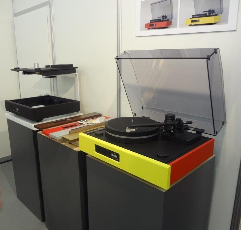 Walden High-End Audio Kuzma Stabi M Turntable
