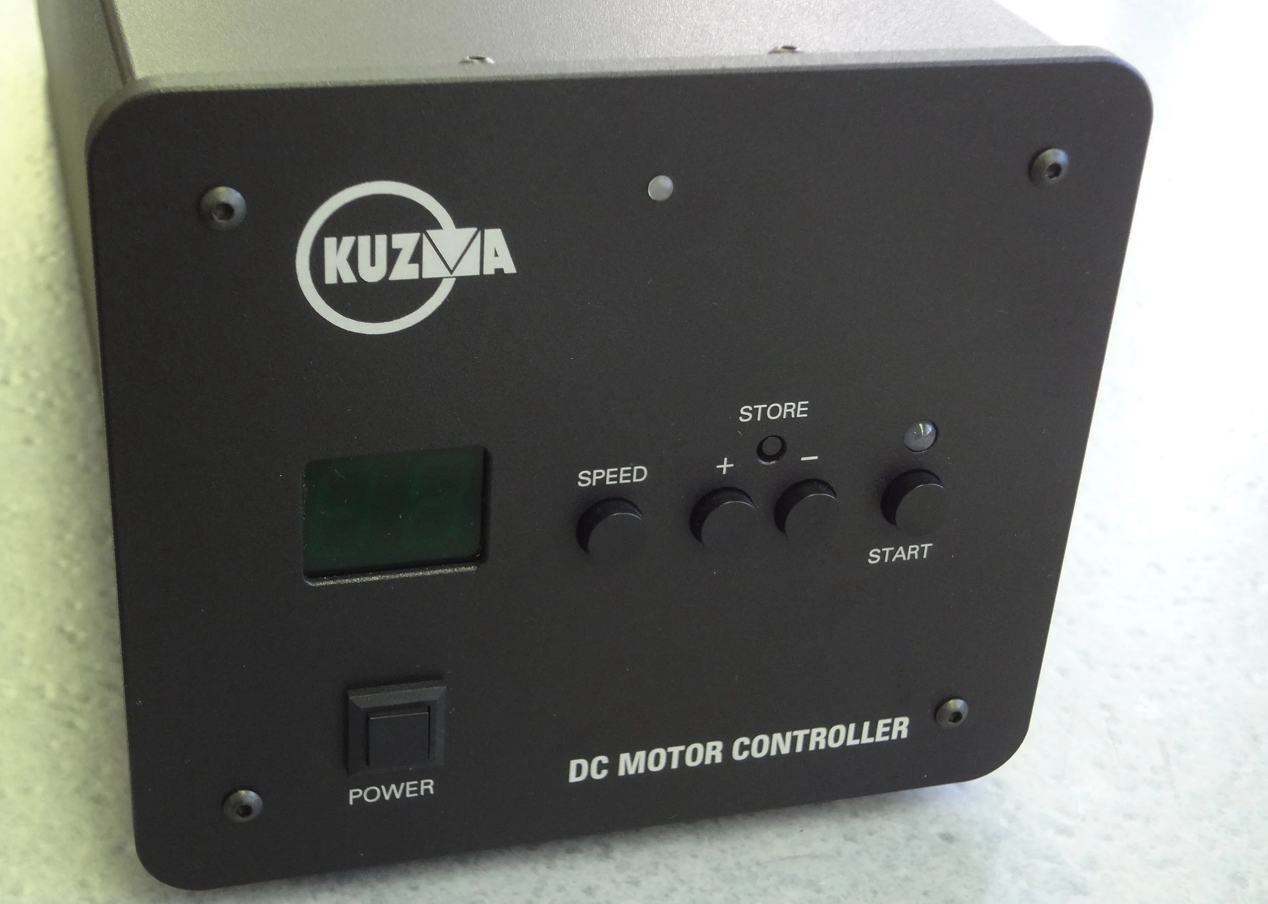 Walden High-End Audio Kuzma Stabi M Turntable