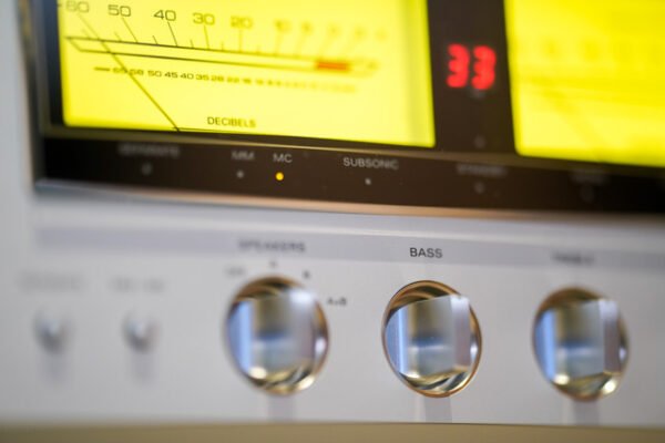 LUXMAN D-100 and L-100 Centennial Review by AV2D