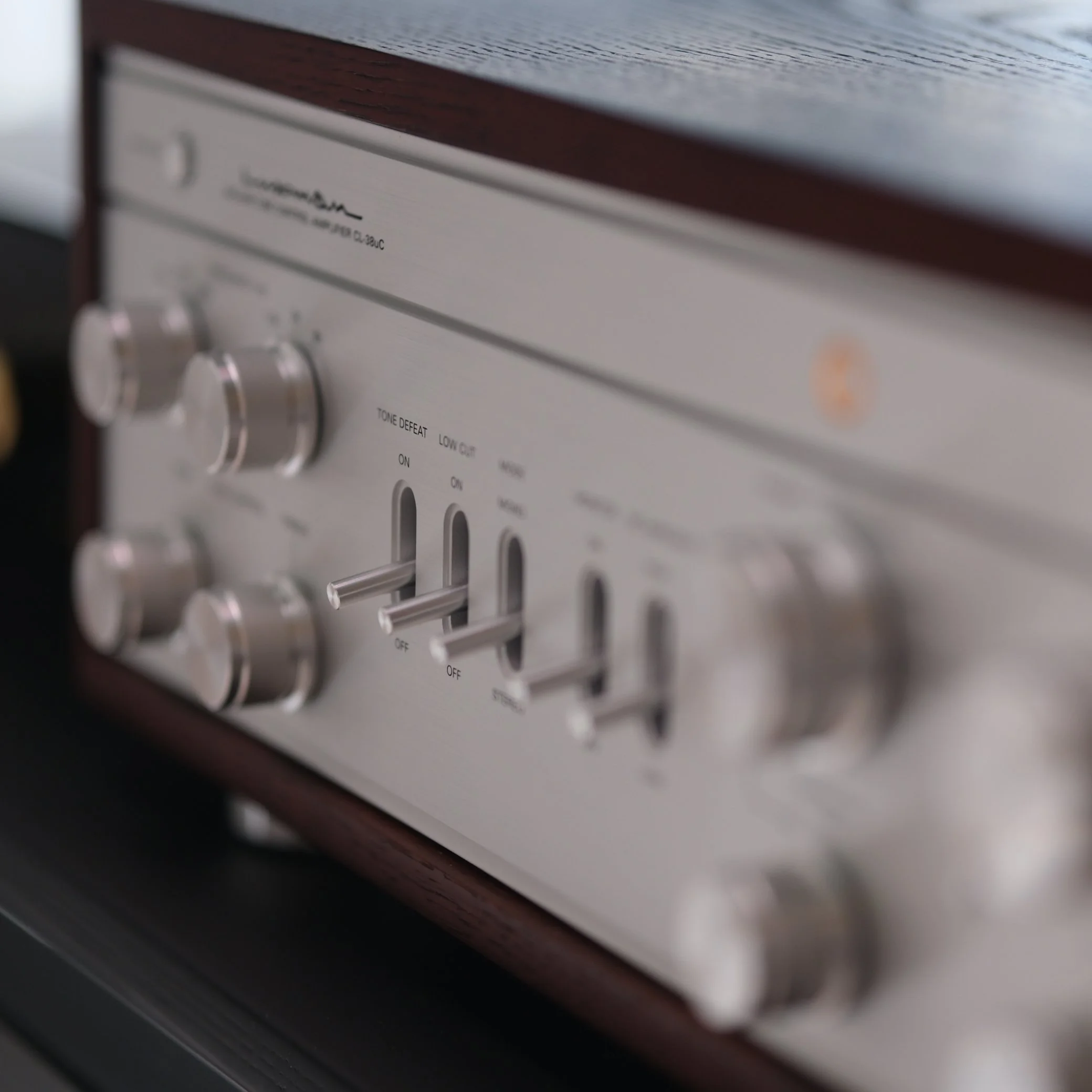 [Image: LUXMAN+CL-38uC+Walden+High-End+Audio+2.JPG?format=2500w]