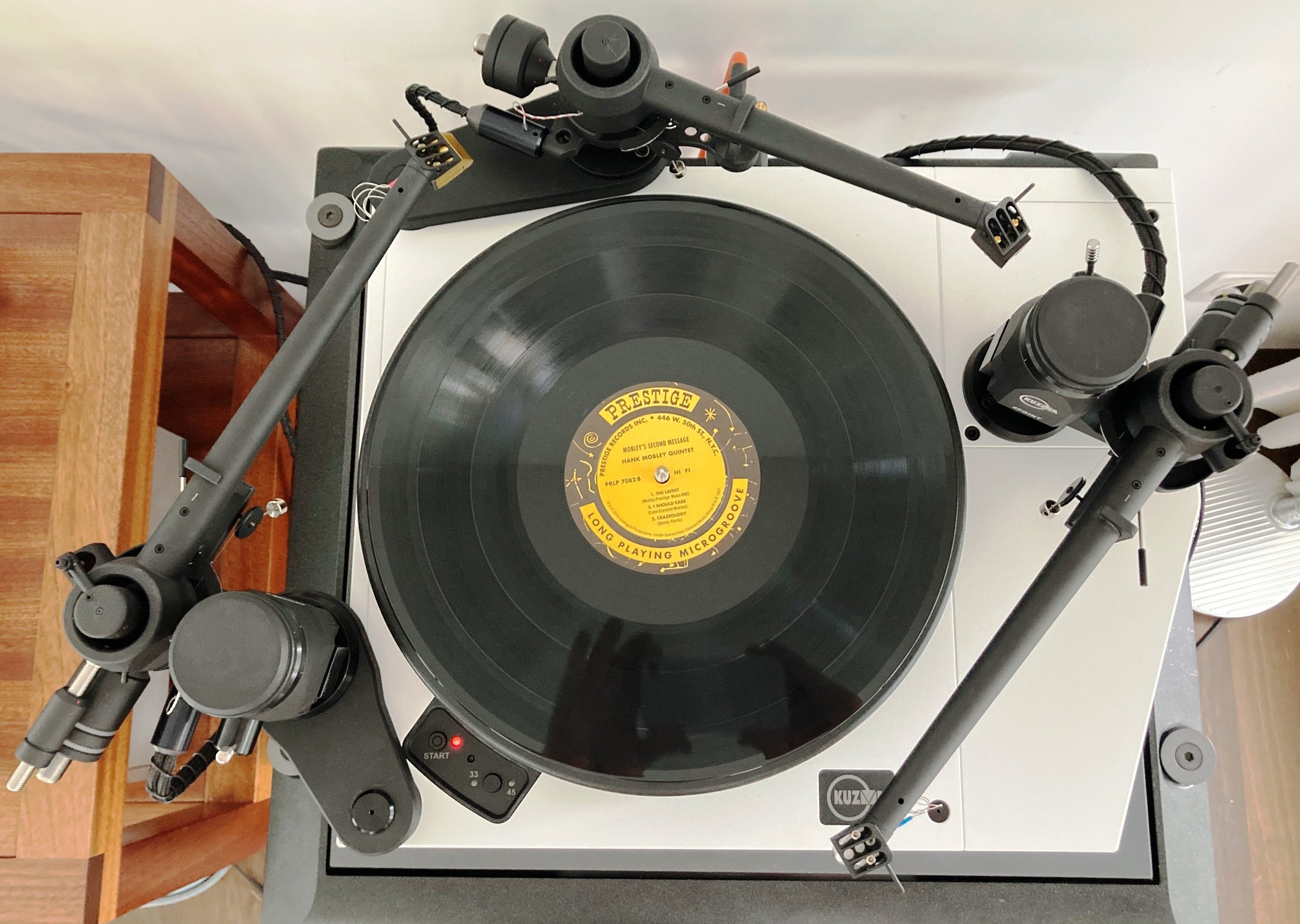 Walden High-End Audio Kuzma Stabi R Turntable