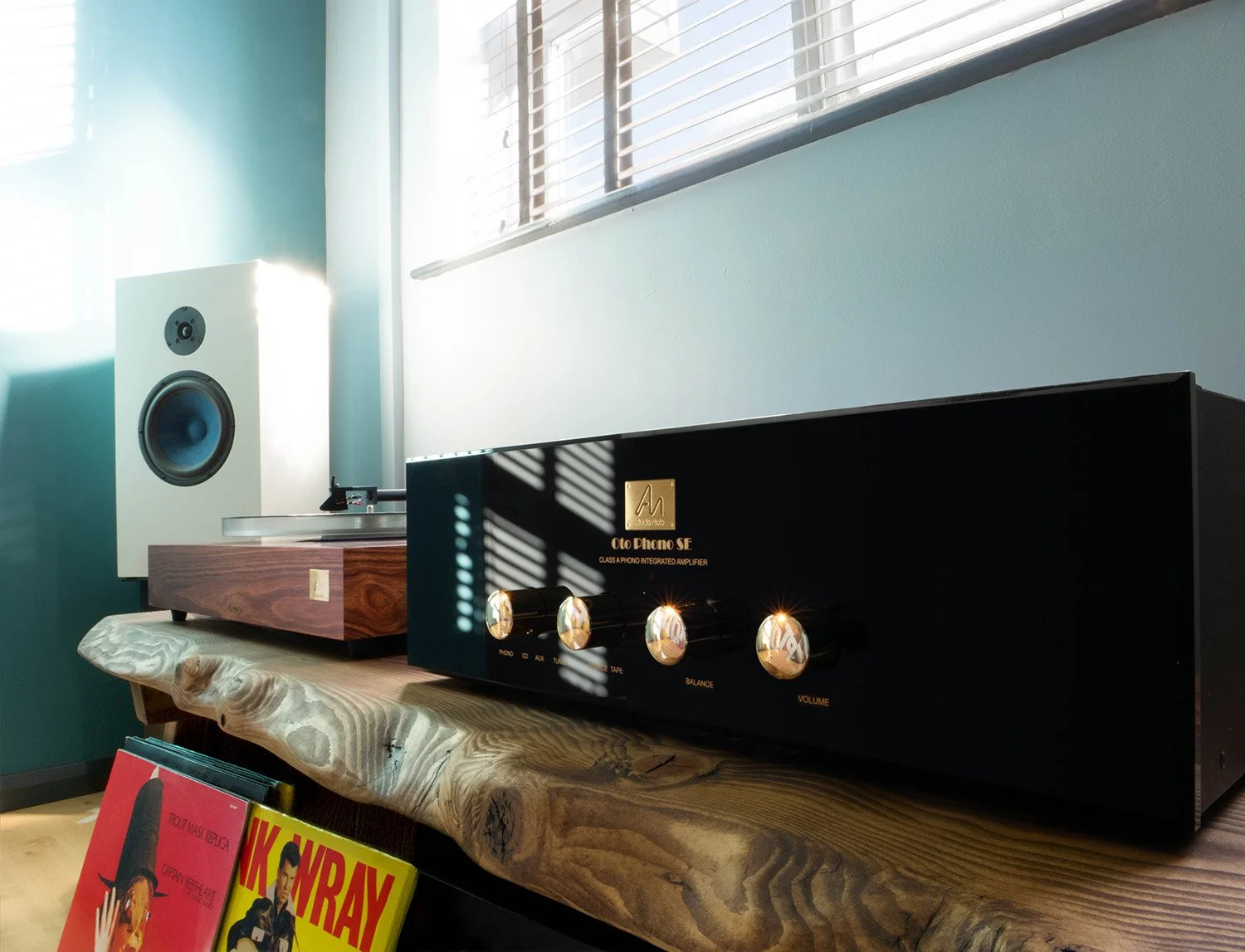 Audio Note OTO 35th Anniversary Edition at Walden High-End Audio, Official Audio Note dealer, High-End Audio Brussels, Integrated Amplifiers Brussels, Hi-Fi Tervuren, Hi-Fi Shop Brussels, Audiophile Brussels
