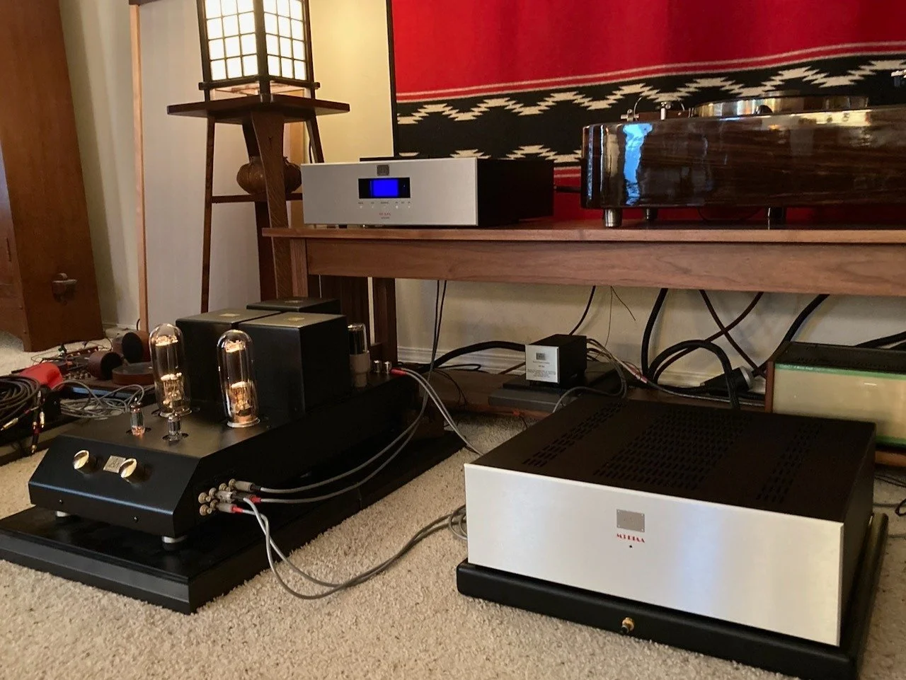 Audio Note at Walden High-End Audio/Hi-Fi Shop Tervuren/Brussels - Audio Note’s Product Levels Explored by Jeff Day (Positive Feedback).  This is a great article by Jeff Day on his exploration of the Audio Note product levels.
