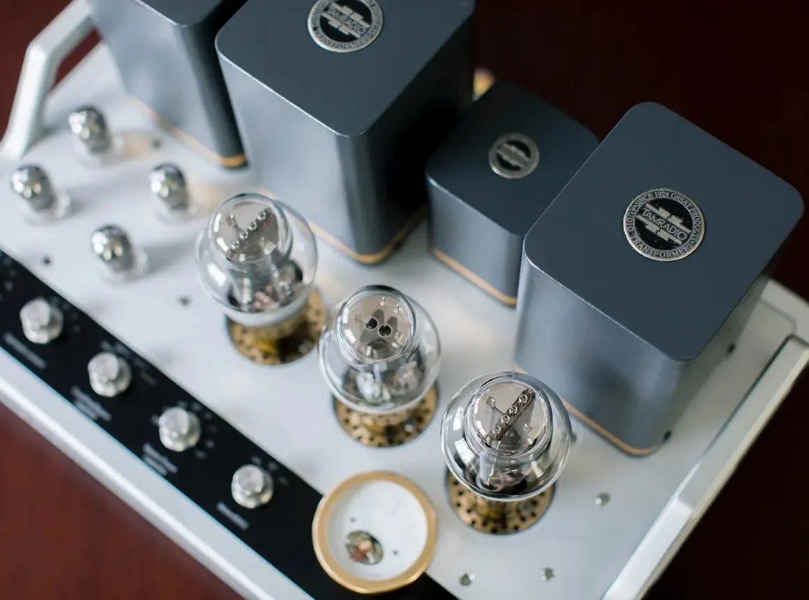 Takatsuki TA-S01 300B Integrated Amplifier at Walden High-End Audio. Amplifiers Brussels, Takatsuki Brussels, High-End Audio Brussels, Integrated Amplifiers Brussels