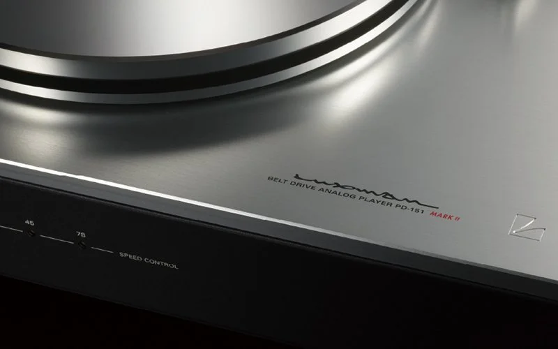 LUXMAN PD-151 Mark II Turntable at Walden High-End Audio, official LUXMAN dealer. High-End Audio Brussels, Turntables Brussels, Hi-Fi Brussels, Hi-Fi Tervuren, High-End Audio Shop Tervuren, High-End Turntables Brussels