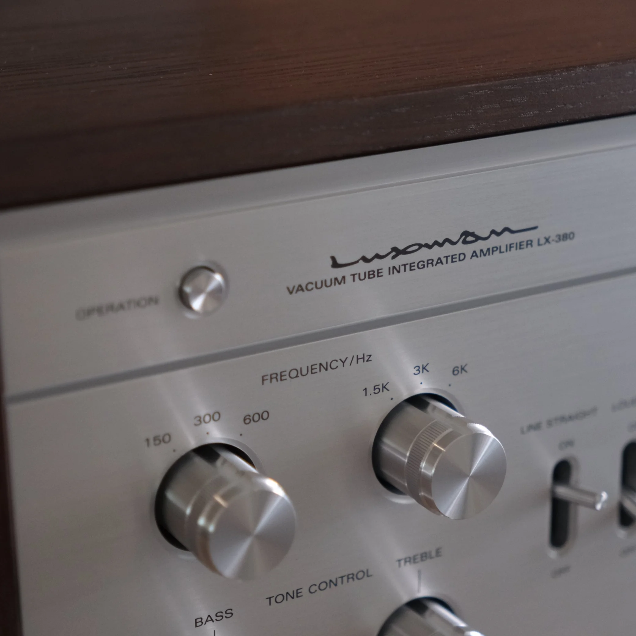 Luxman
100 Years' Audio Engineering