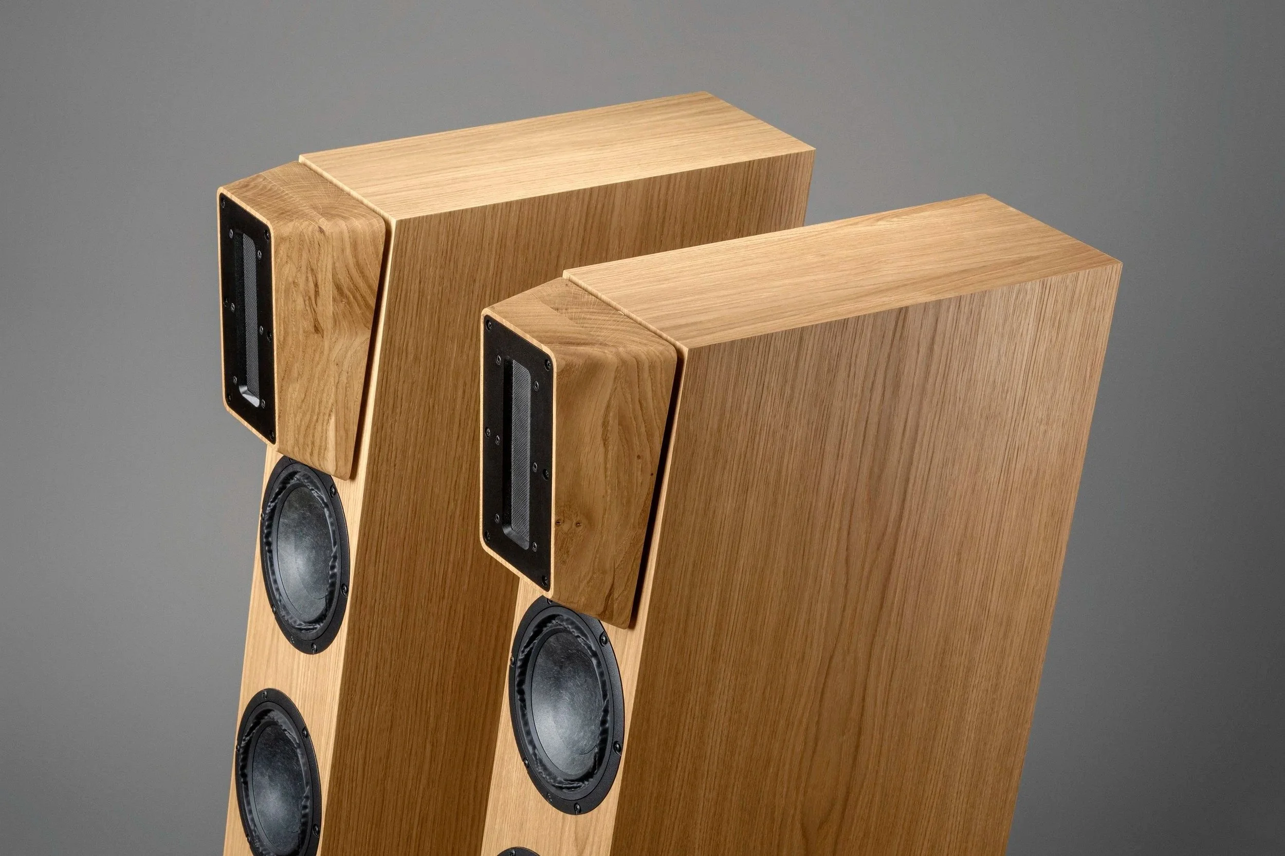 OePhi Acoustics Reference 3.5 Floor Standing Speaker at Walden High-End Audio, official OePhi Acoustics dealer. OePhi Loudspeakers Brussels, High-End Audio Brussels, High-End Audio Shop Tervuren