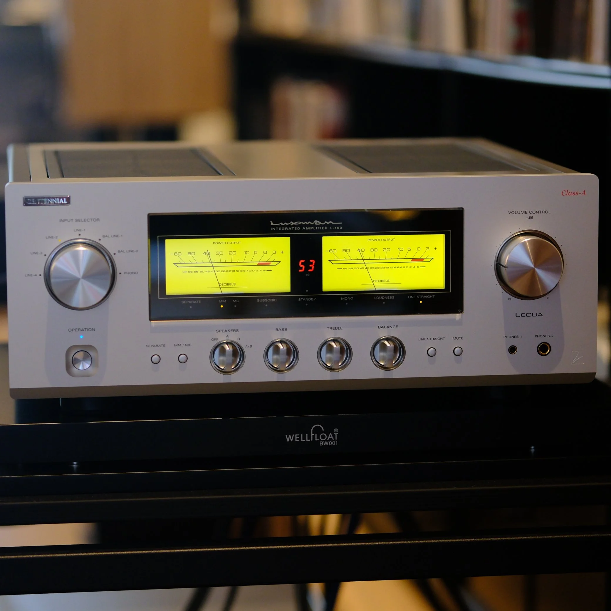 LUXMAN L-100 Centennial Integrated Amplifier at Walden High-End Audio, official LUXMAN dealer. High-End Audio Brussels, High-End Amplifiers Brussels, Integrated Amplifiers Brussels, Hi-Fi Brussels, High-End Audio Shop Tervuren, LUXMAN Brussels