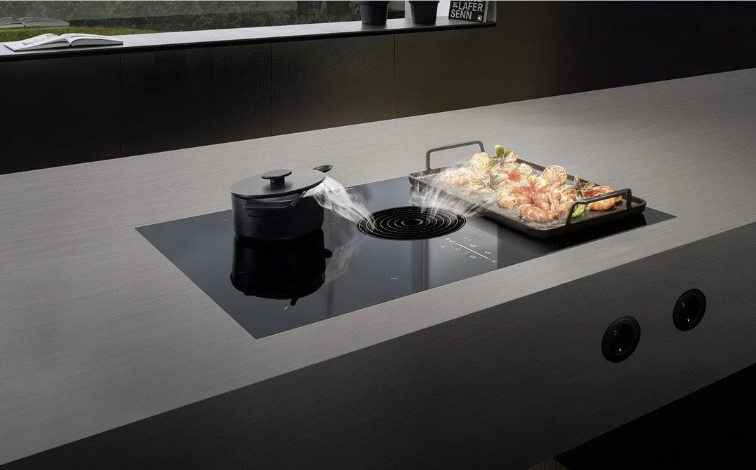 The BORA M Pure is the most flexible of the compact cooktop extractor systems. Pots, pans and cookware of all sizes and shapes fit comfortably on the cooktops. 🍵 While large roasting pans for festive meals are heated to perfection on the surface ind