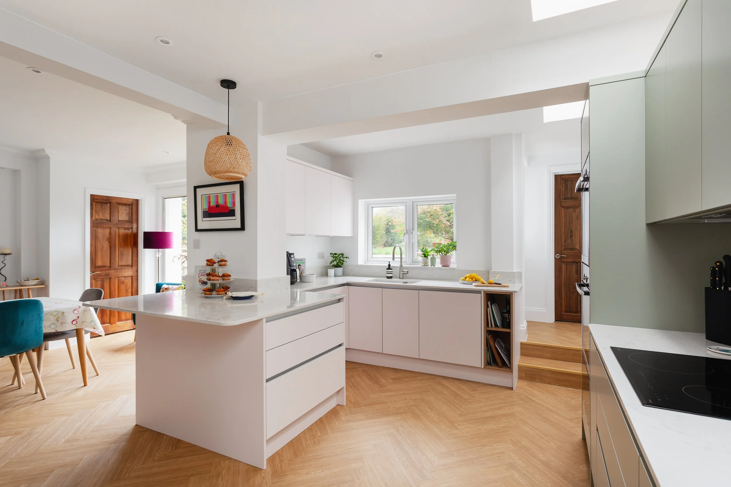 37 Weydon Hill Road06.jpg