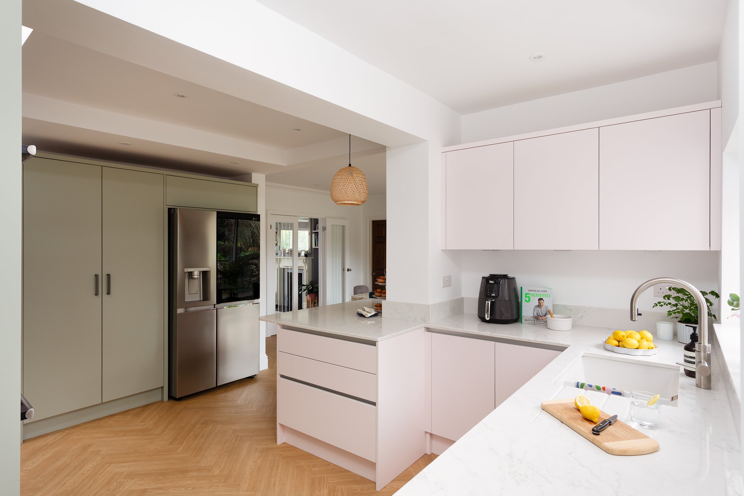 37 Weydon Hill Road15.jpg