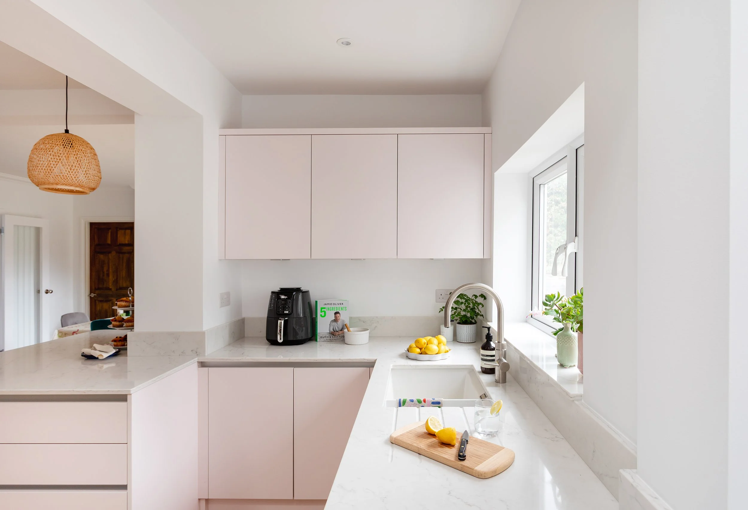 37 Weydon Hill Road16.jpg