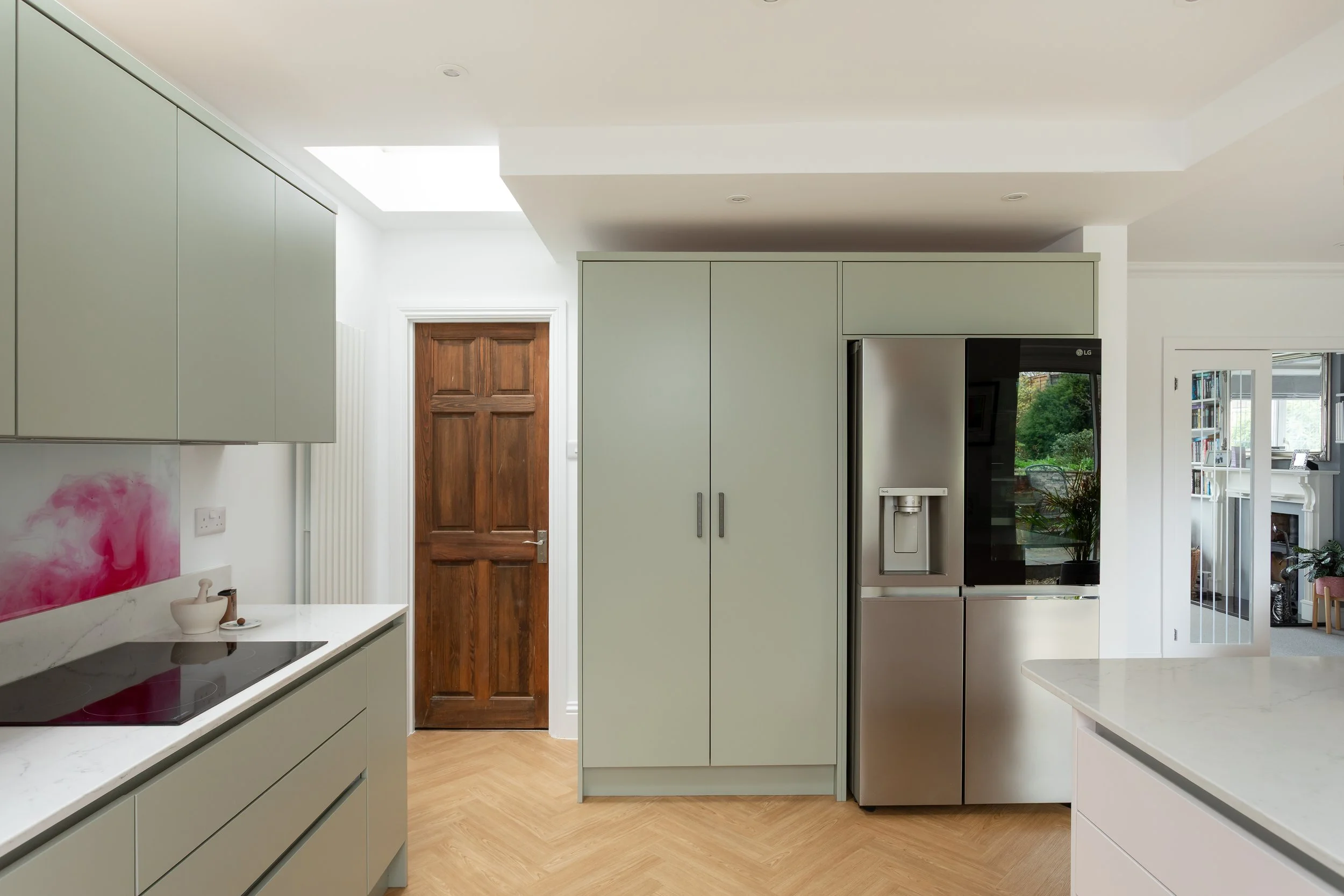 37 Weydon Hill Road19.jpg