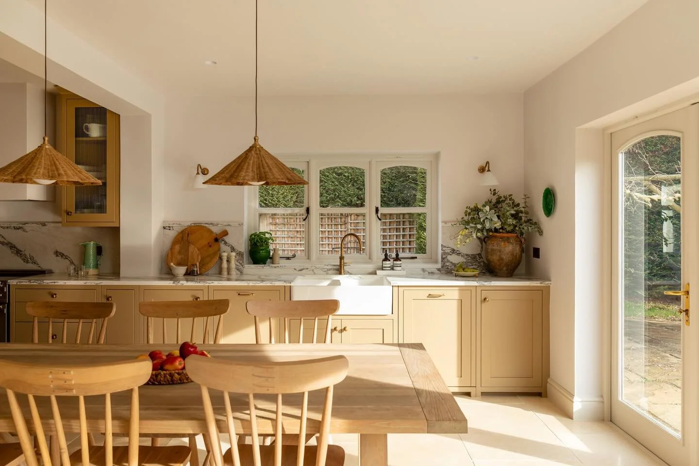 Our clients came to us with a very clear vision of the style they loved, and together we worked through every element of the design to recreate that look perfectly within their home. From the incremental sizing of the flat drawer fronts to the oversi