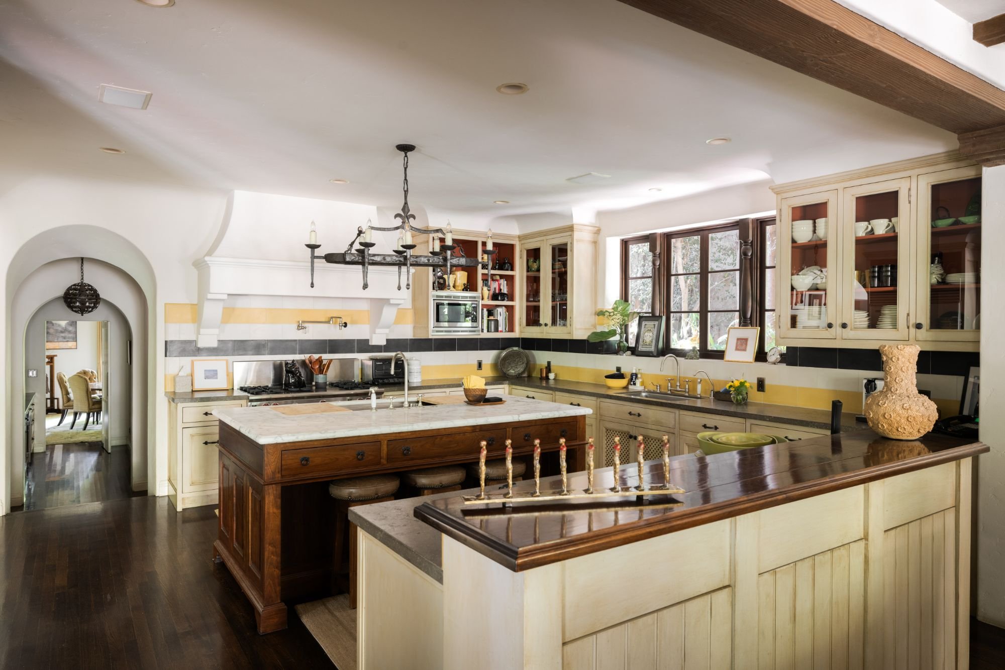 1168 N Doheny Dr - virtuallyherestudios.com-35.jpg