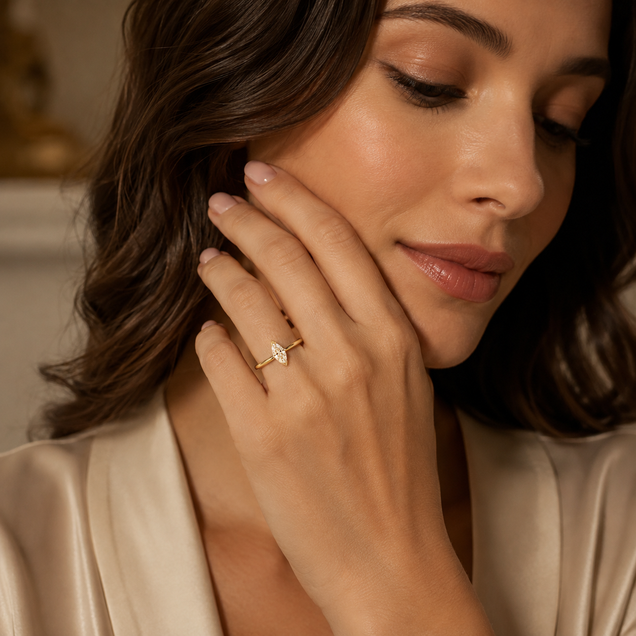 Marquise_Yellow_Gold_02_Ring_Lifestyle.png