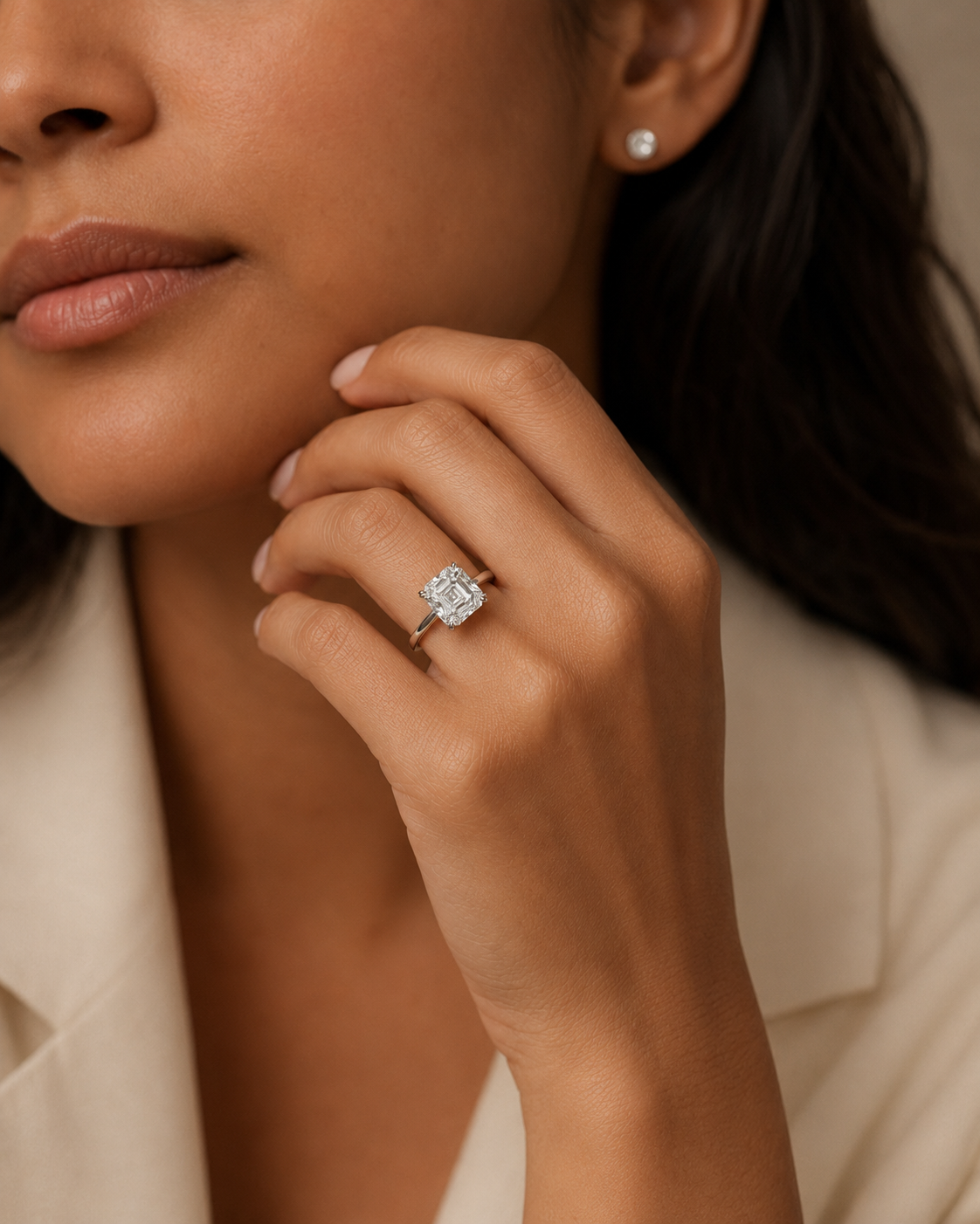 R06_Lifestyle_White-Metal_Asscher.png