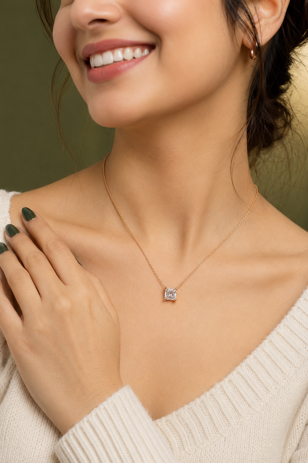 PN06_Lifestyle_Rose-Gold_Asscher-Compass-Pendant.png